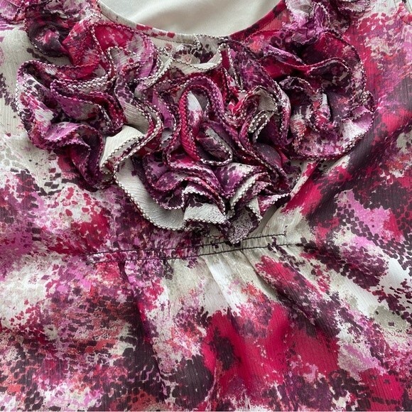 Ann Taylor 3D Floral Ruffle Pink Red Sleeveless Lightweight Romantic Top Size M - Picture 4 of 13